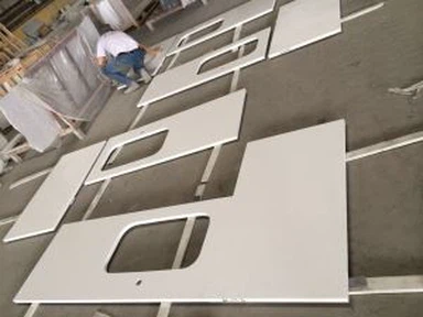 흰색 인공 석영 조리대