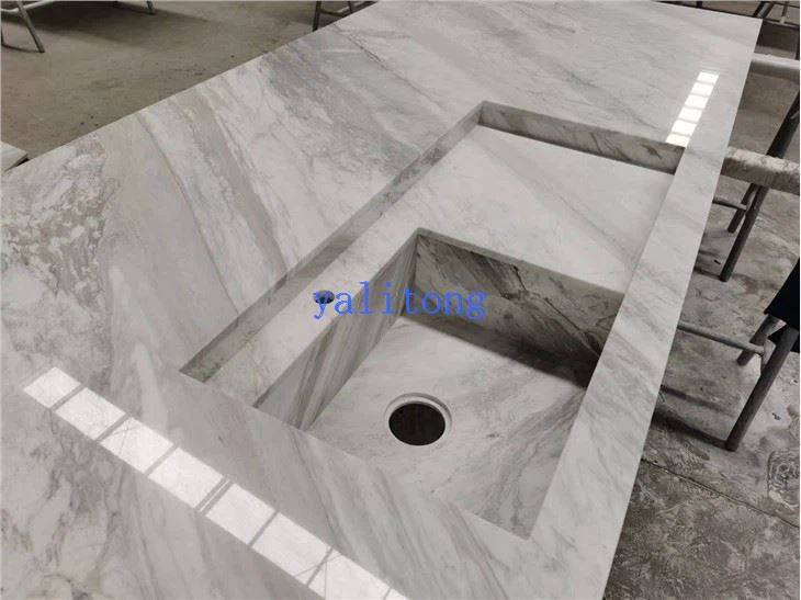 볼라카스 화이트 대리석 주방 조리대